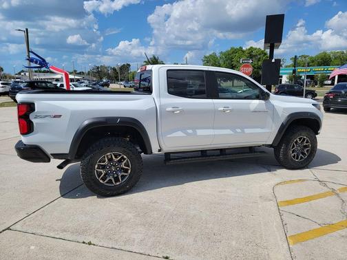 Summit White 2026 Chevrolet Colorado ZR2