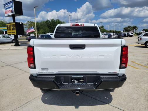 Summit White 2026 Chevrolet Colorado ZR2