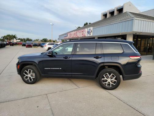 Midnight Sky 2024 Jeep Grand Cherokee L Limited