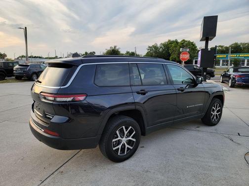 Midnight Sky 2024 Jeep Grand Cherokee L Limited