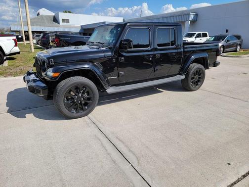 Black Clearcoat 2021 Jeep Gladiator Overland