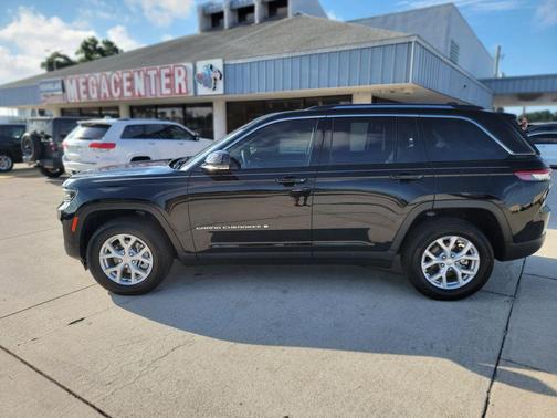 Diamond Black 2023 Jeep Grand Cherokee Limited