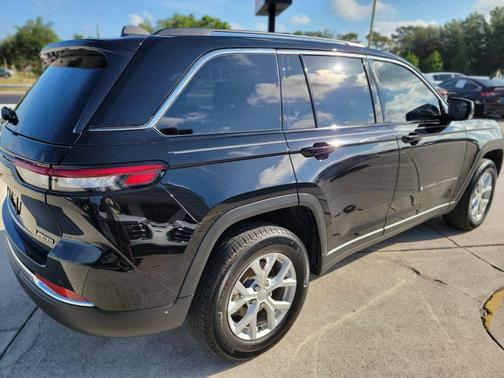 Diamond Black 2023 Jeep Grand Cherokee Limited