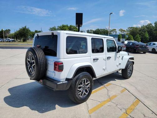 Bright White Clearcoat 2025 Jeep Wrangler Sahara