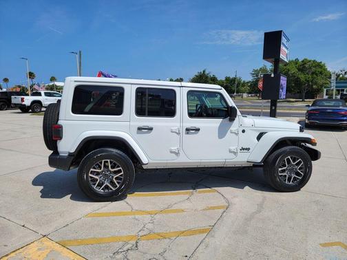 Bright White Clearcoat 2025 Jeep Wrangler Sahara