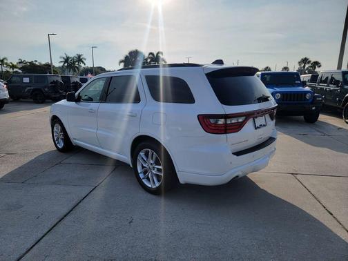 White Knuckle Clearcoat 2023 Dodge Durango GT