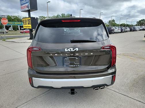 Dark Moss 2024 Kia Telluride S
