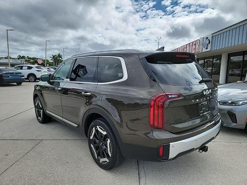 Dark Moss 2024 Kia Telluride S