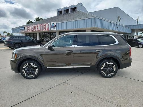 Dark Moss 2024 Kia Telluride S