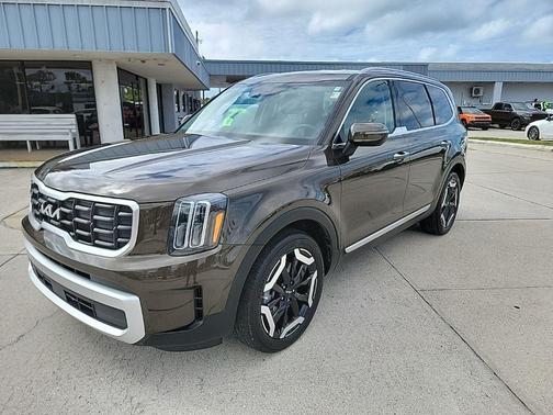 Dark Moss 2024 Kia Telluride S