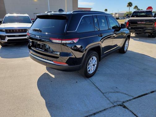 Diamond Black 2026 Jeep Grand Cherokee Laredo X