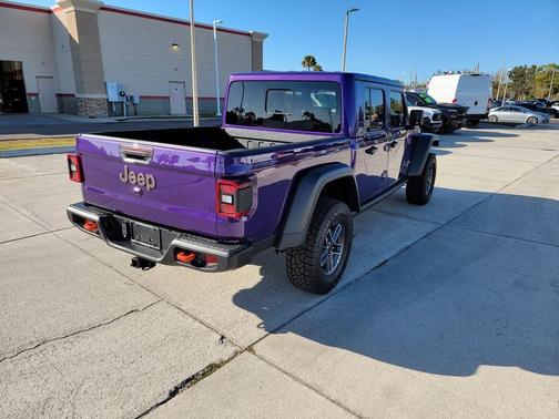 REIGN 2026 Jeep Gladiator Mojave