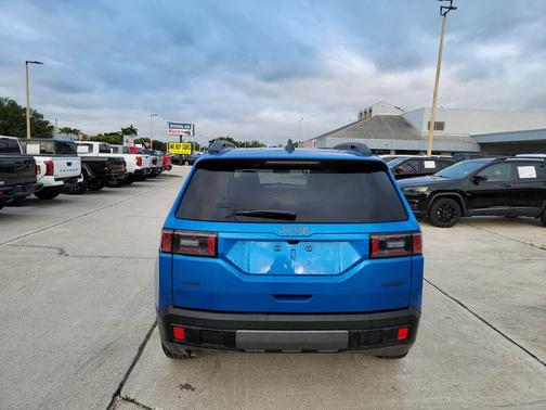 Hydro Blue Pearlcoat 2026 Jeep Cherokee LAREDO/LIMITED