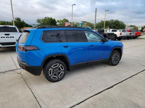 Hydro Blue Pearlcoat 2026 Jeep Cherokee LAREDO/LIMITED