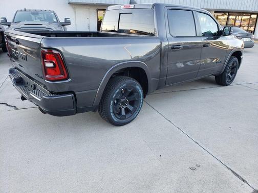 Granite Crystal Clearcoat Metallic 2026 RAM 1500 Big Horn/Lone Star