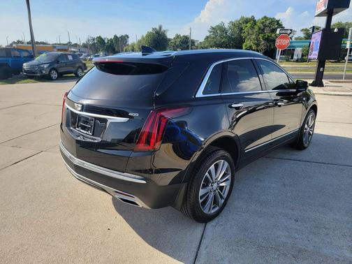 Stellar Black Metallic 2020 Cadillac XT5 Premium Luxury