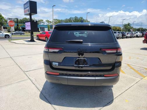 Diamond Black 2023 Jeep Grand Cherokee L Laredo