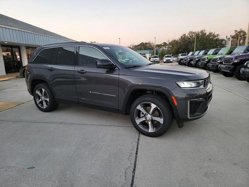 Metallic 2026 Jeep Grand Cherokee Limited