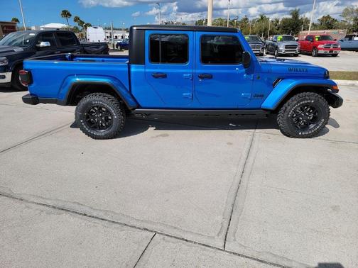 Hydro Blue Pearlcoat 2026 Jeep Gladiator Sport