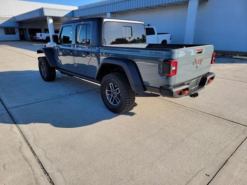 Anvil Clearcoat 2026 Jeep Gladiator Mojave