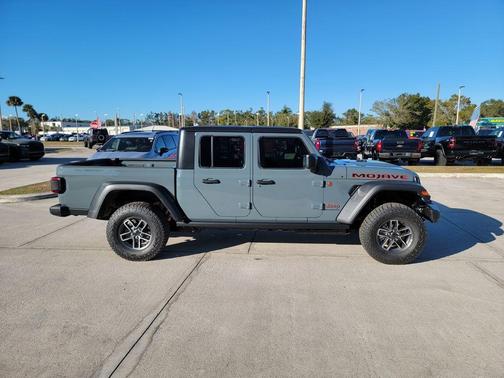 Anvil Clearcoat 2026 Jeep Gladiator Mojave