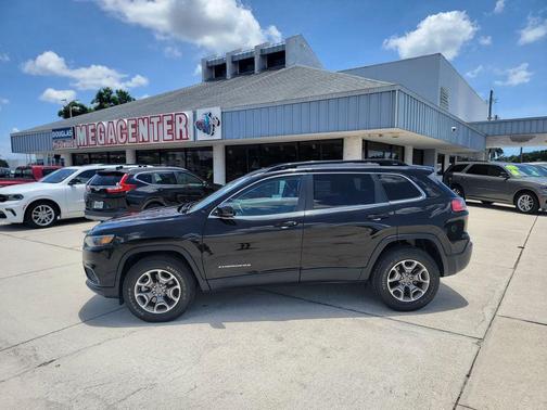 Diamond Black 2022 Jeep Cherokee Latitude Lux