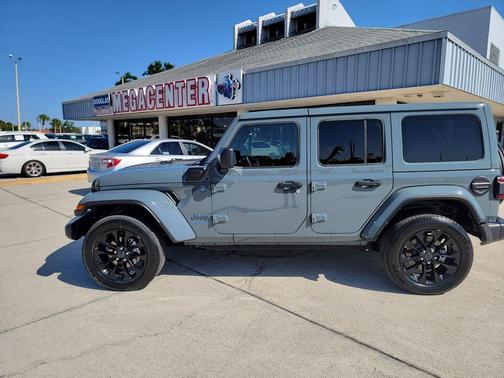 Anvil Clearcoat 2025 Jeep Wrangler 4xe Sahara