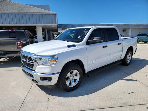 Bright White Clearcoat 2023 RAM 1500 Big Horn