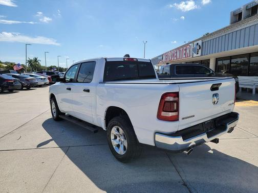 Bright White Clearcoat 2023 RAM 1500 Big Horn