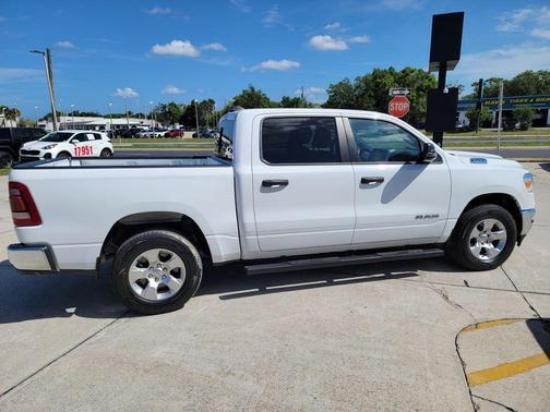 Bright White Clearcoat 2023 RAM 1500 Big Horn
