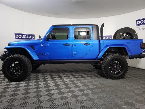Photo 2 of 23 of 2021 Jeep Gladiator Sport