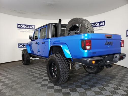Photo 3 of 23 of 2021 Jeep Gladiator Sport