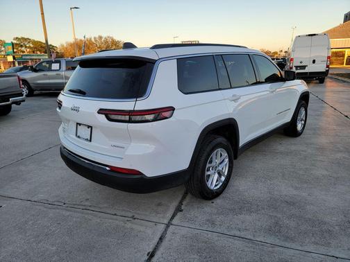 Bright White Clearcoat 2026 Jeep Grand Cherokee L Laredo