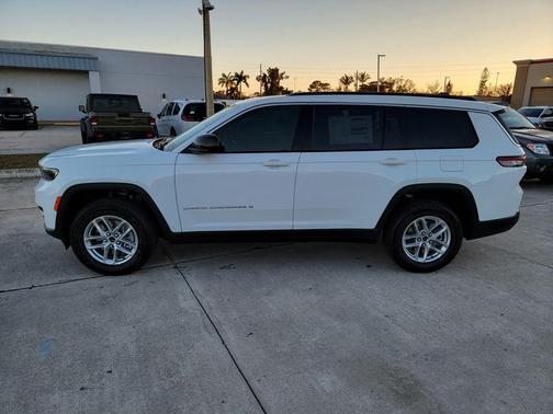 Bright White Clearcoat 2026 Jeep Grand Cherokee L Laredo