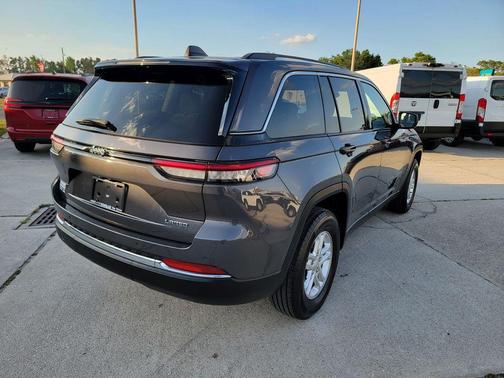 Metallic 2024 Jeep Grand Cherokee Laredo