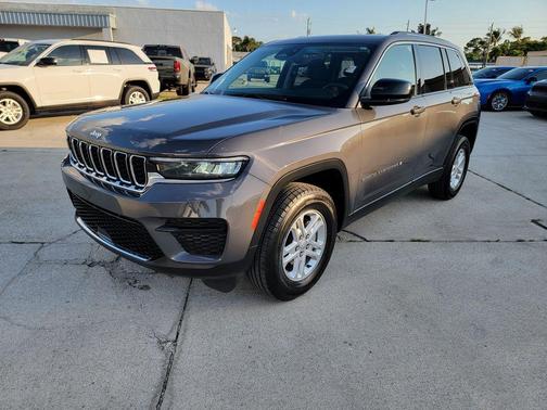 Metallic 2024 Jeep Grand Cherokee Laredo