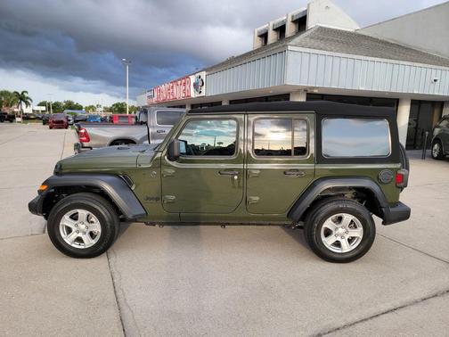 Sarge Green Clearcoat 2023 Jeep Wrangler Sport