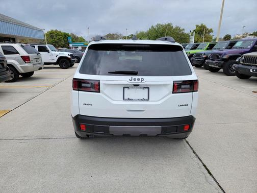 Bright White Clearcoat 2026 Jeep Cherokee LAREDO/LIMITED
