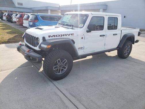 Bright White Clearcoat 2026 Jeep Gladiator Mojave