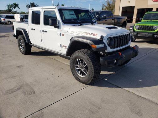 Bright White Clearcoat 2026 Jeep Gladiator Mojave