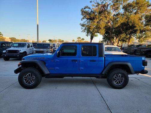 Hydro Blue Pearlcoat 2026 Jeep Gladiator Mojave