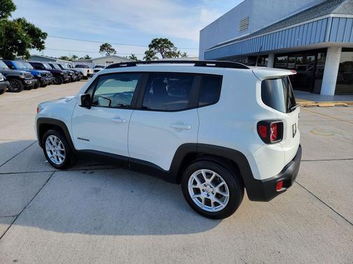 Alpine White Clearcoat 2019 Jeep Renegade Latitude