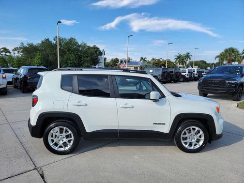 Alpine White Clearcoat 2019 Jeep Renegade Latitude