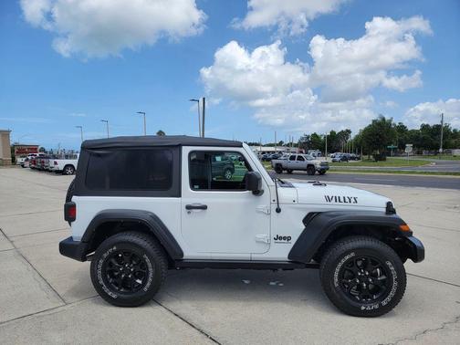 Bright White Clearcoat 2021 Jeep Wrangler Sport