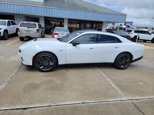 Bright White Clearcoat 2026 Dodge Charger R/T