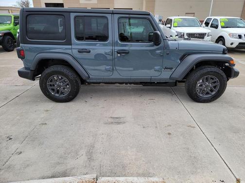 Anvil Clearcoat 2026 Jeep Wrangler Sport