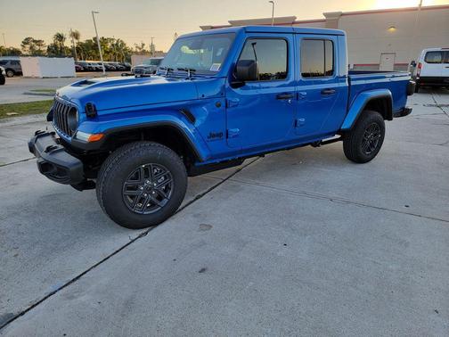 Hydro Blue Pearlcoat 2026 Jeep Gladiator Sport