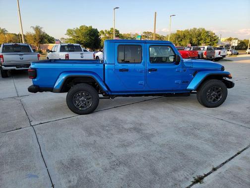 Hydro Blue Pearlcoat 2026 Jeep Gladiator Sport