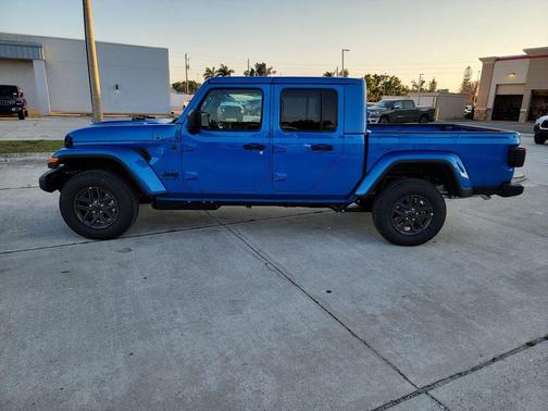 Hydro Blue Pearlcoat 2026 Jeep Gladiator Sport