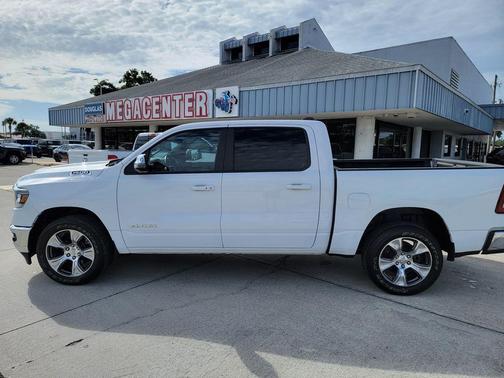Bright White Clearcoat 2023 RAM 1500 Laramie